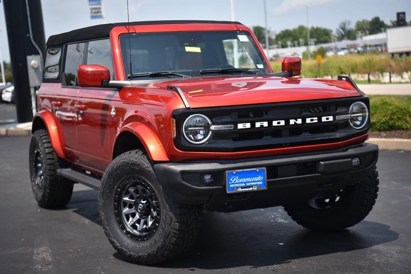 Used 2023 Ford Bronco 4-Door Outer Banks with VIN 1FMEE5DP2PLB16459 for sale in Hazelwood, MO