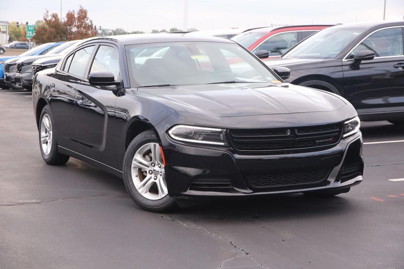 Used 2022 Dodge Charger SXT with VIN 2C3CDXBG8NH200670 for sale in Hazelwood, MO