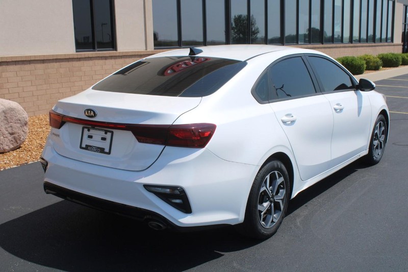 Used 2021 Kia Forte LXS with VIN 3KPF24AD5ME295431 for sale in Wood River, IL