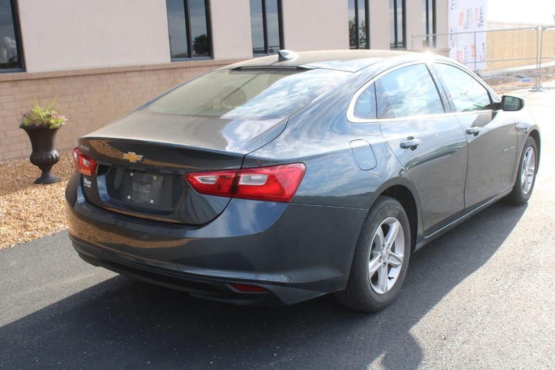 Used 2019 Chevrolet Malibu 1LS with VIN 1G1ZB5STXKF221667 for sale in Wood River, IL